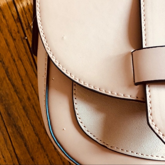 Contrast Piping Crossbody Bag - Picture 6 of 6